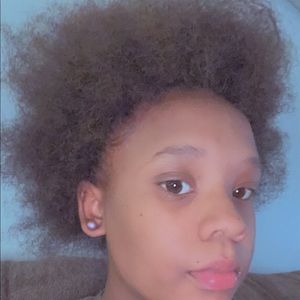 Meet your Posher, Mkayla